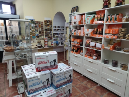 Tienda librería – Abadia San Isidro de Dueñas